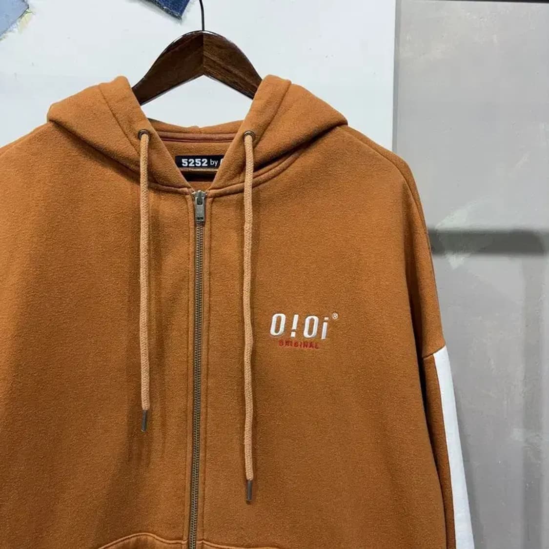 (105) 오아이오아이 스트릿 사이드라인 기모 후드집업 자켓 상품이미지3