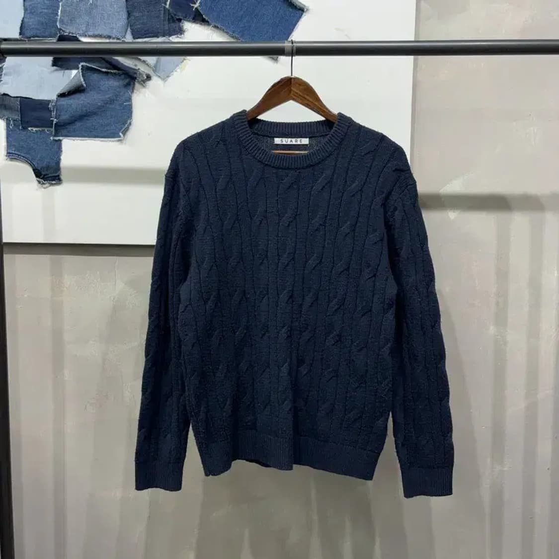 (105) 수아레 캐주얼 케이블 꽈배기 네이비 니트 상품이미지1