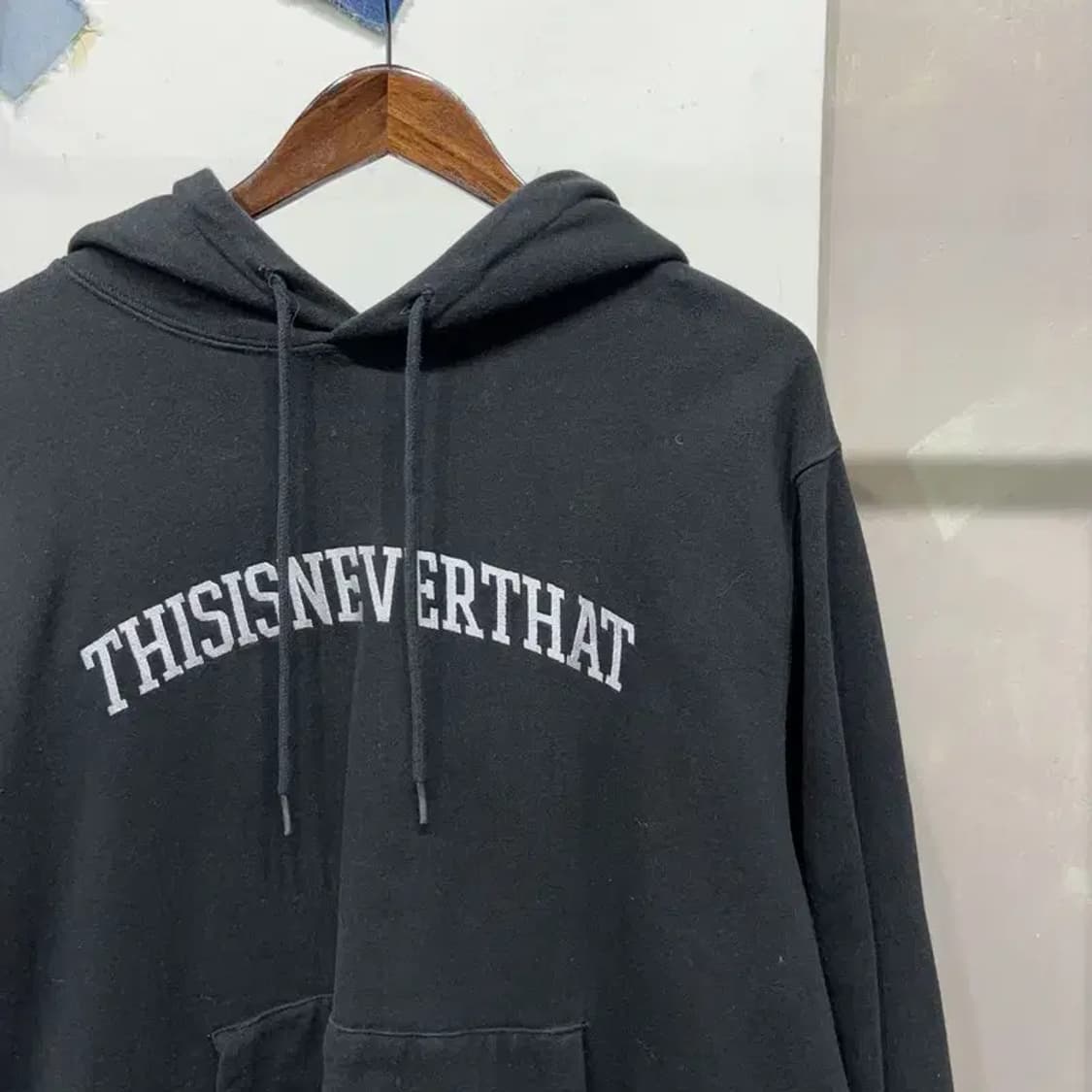 (100) 디스이즈네버댓 스트릿 블랙 레터링 자수 기모 후드티 상품이미지3
