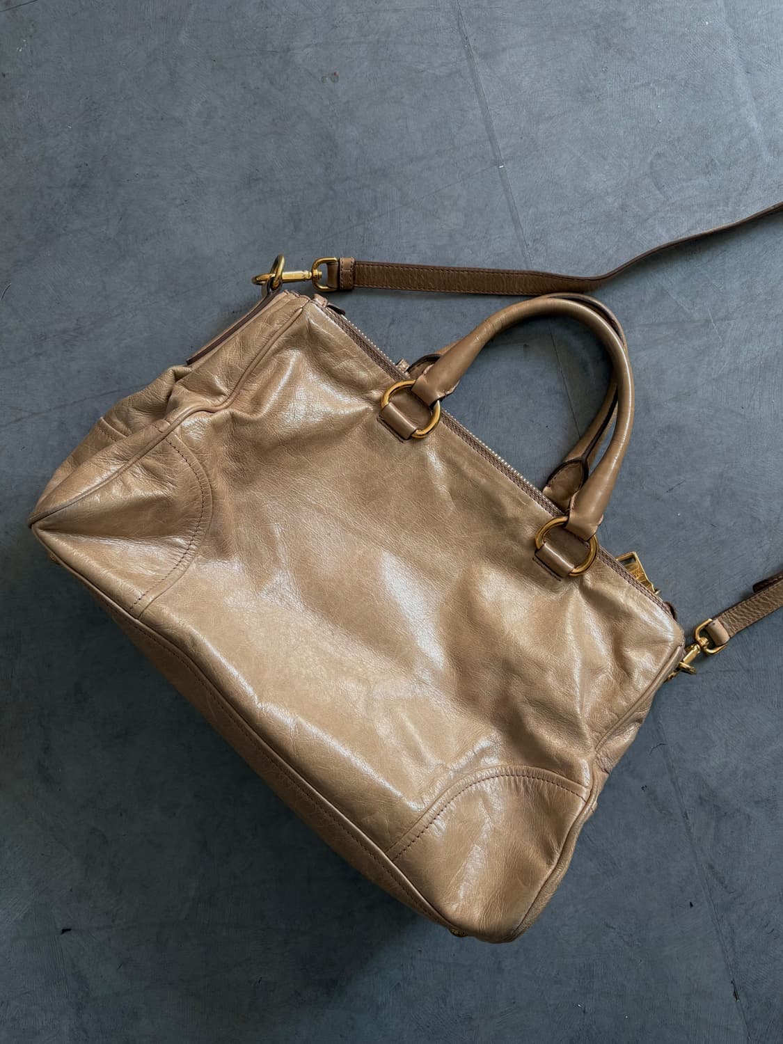 Prada 프라다 비텔로 샤인 레더 토트백 상품이미지3