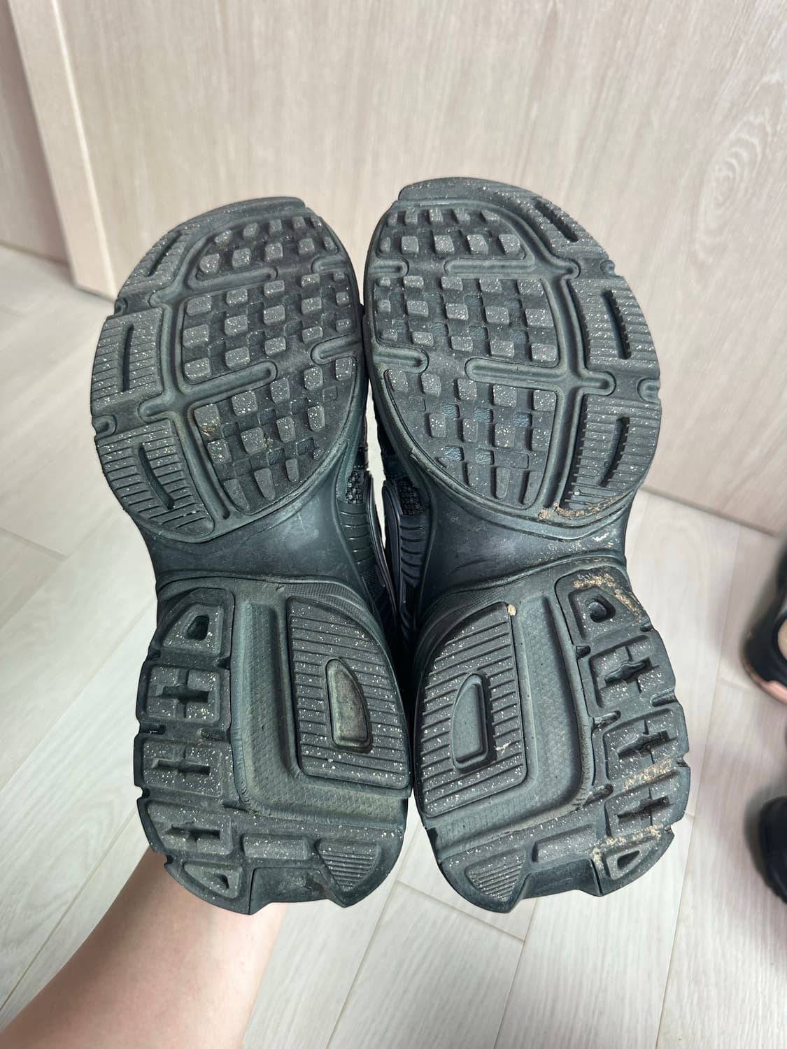 (235) 나이키 v2k 블랙 앤트러사이트 상품이미지5