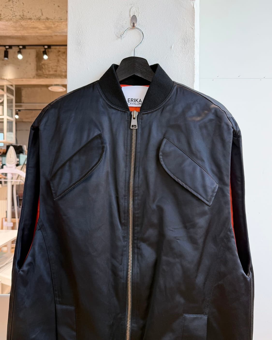 에리카 카발리니 블랙 봄버 베스트 자켓  상품이미지3