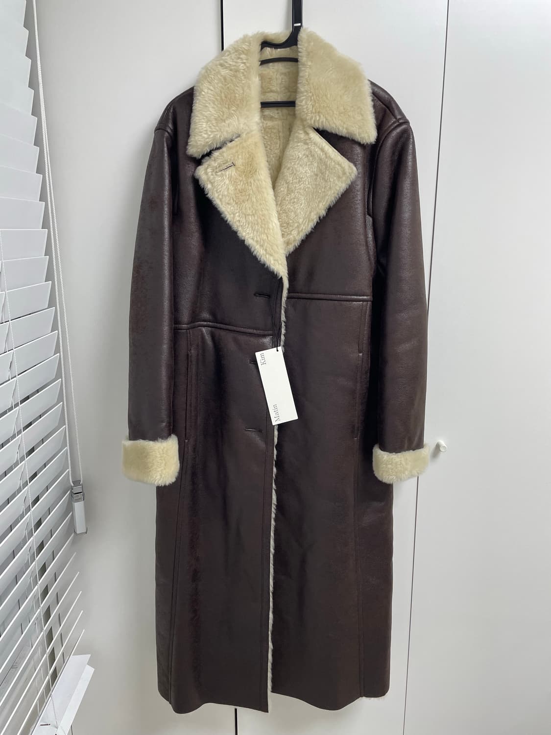 마뗑킴 무스탕 다크브라운 (새상품) 상품이미지1