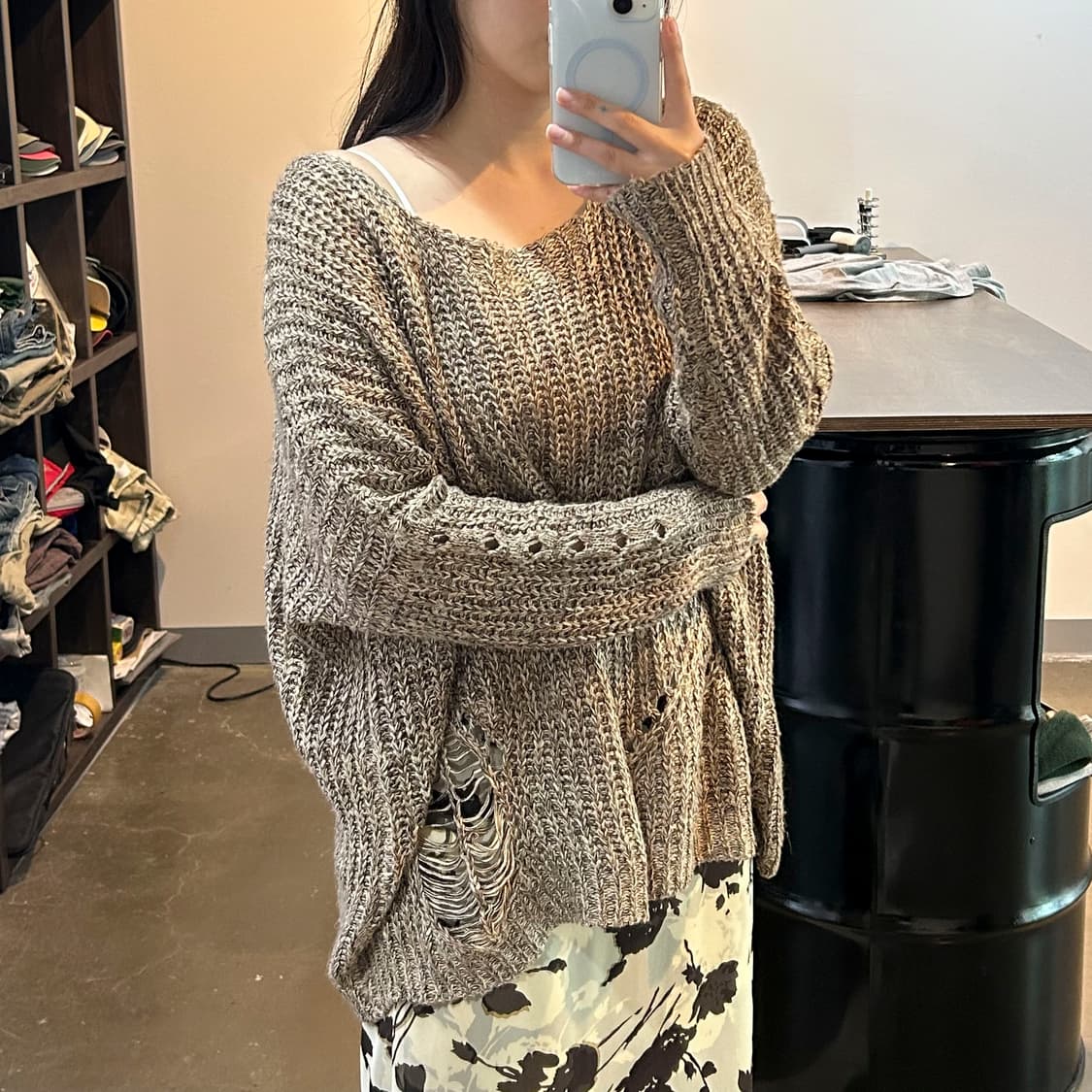 브라운 그런지 니트 상품이미지1
