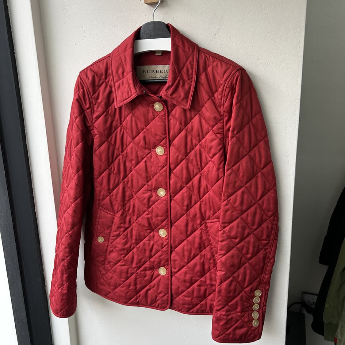 16422 - 버버리 레드 퀄팅 자켓 상품이미지2