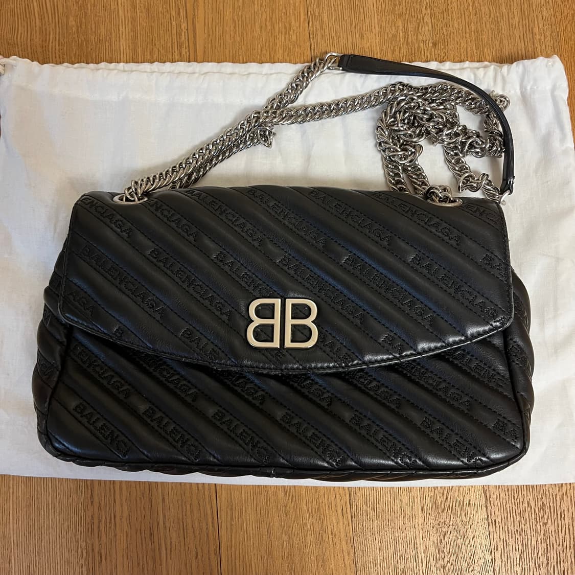 발렌시아가 BB체인 숄더백 상품이미지1
