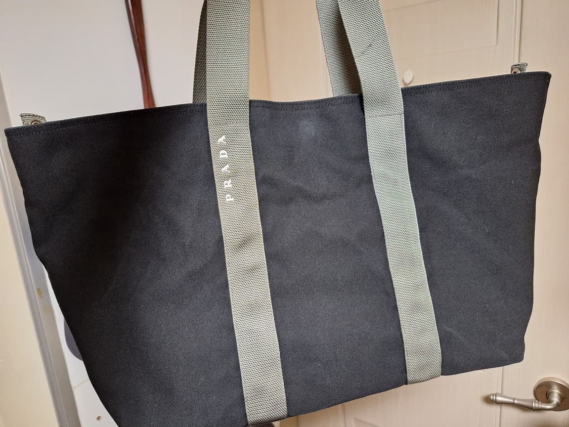 프라다 나일론 토드백 판매합니다 상품이미지1