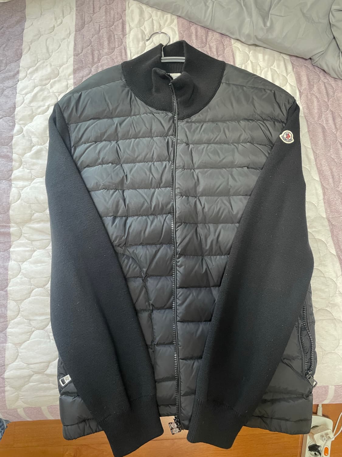 몽클레어 니트패딩 xxl 팝니당 상품이미지1