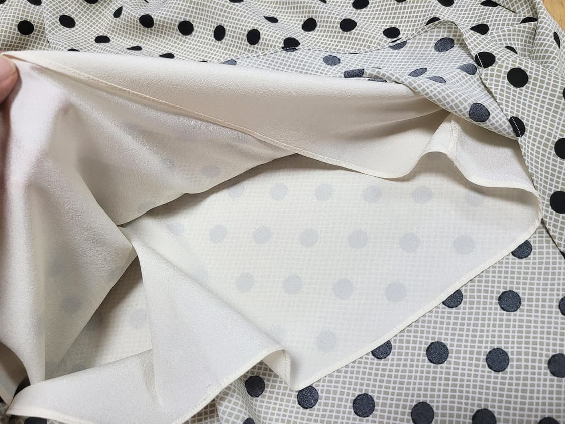 샤틴(SATIN) 도트패턴 소매리본원피스 55 새상품 상품이미지6