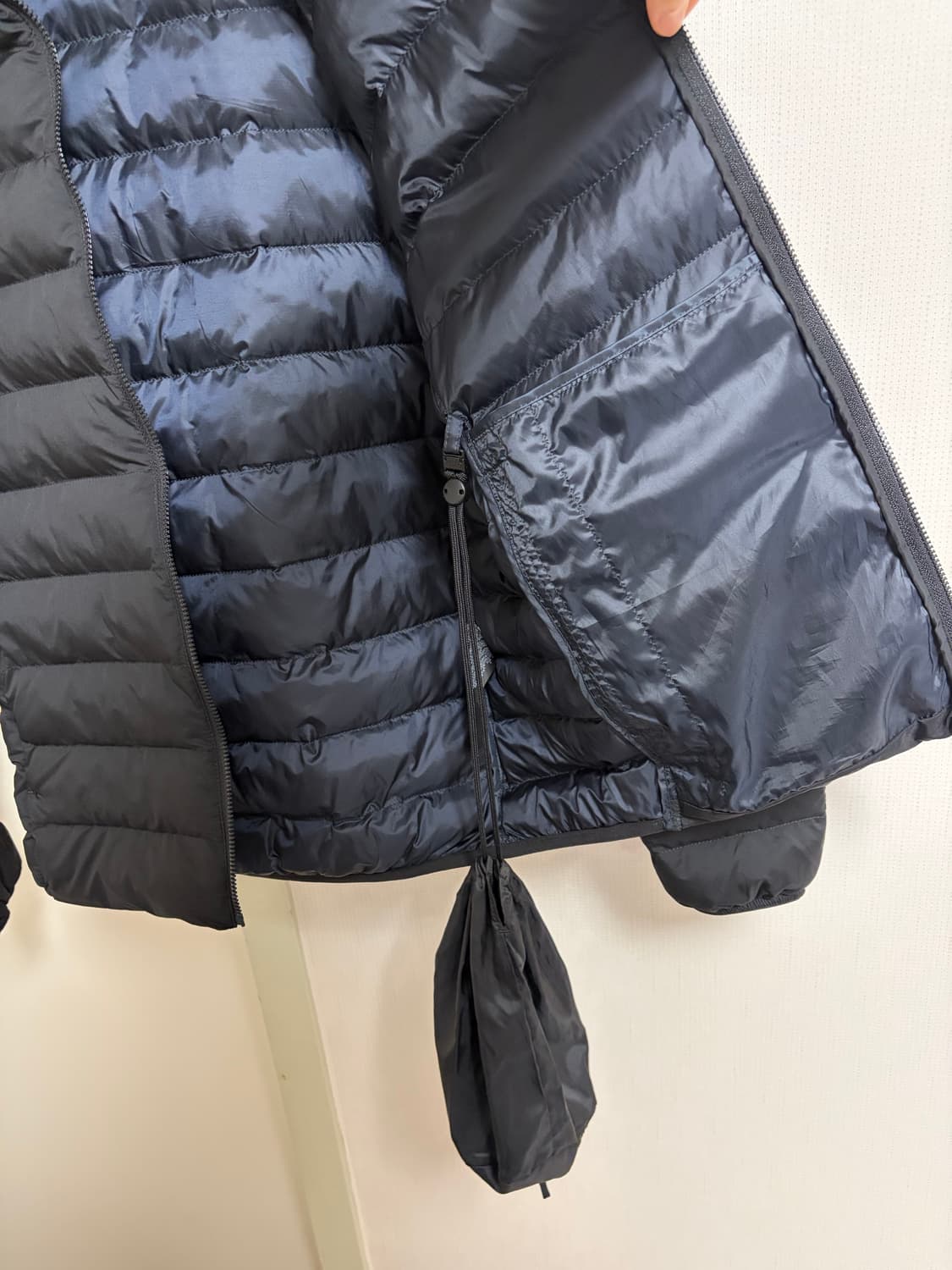 유니클로 퍼프테크 경량 패딩 M사이즈 상품이미지5