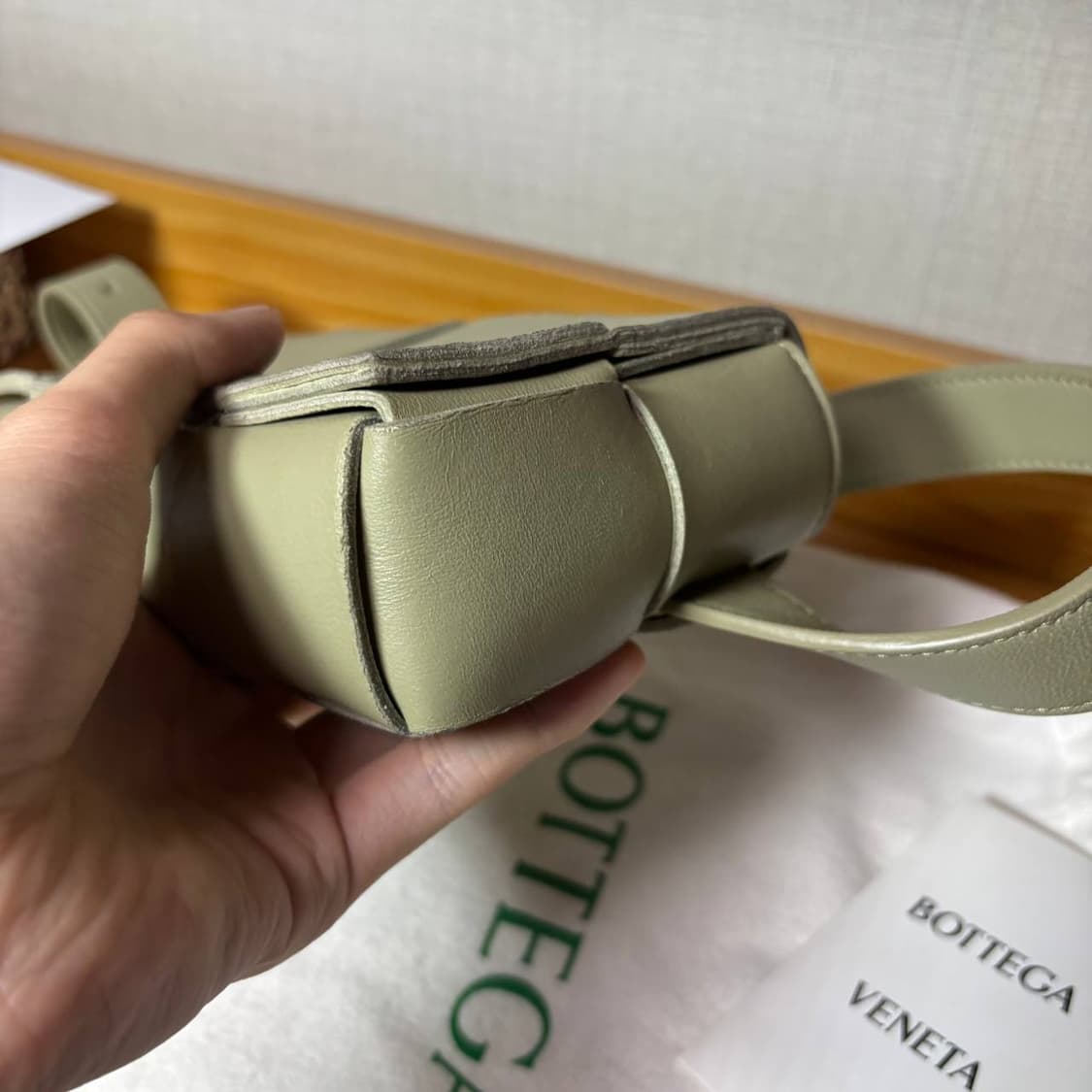 보테가베네타 카세트백 올리브 상품이미지3