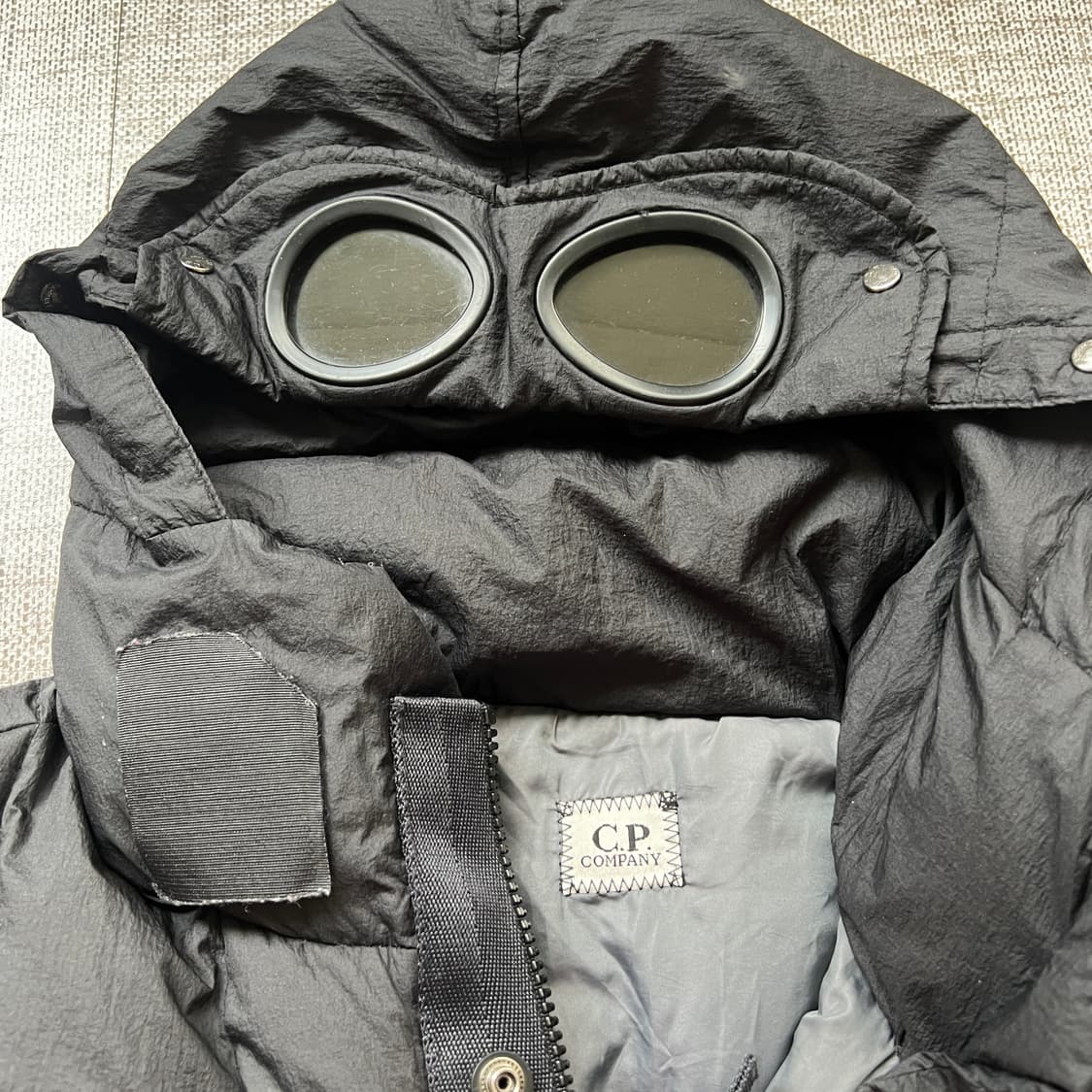 CP컴퍼니 고글 나일론 패딩 105 덕다운 상품이미지4
