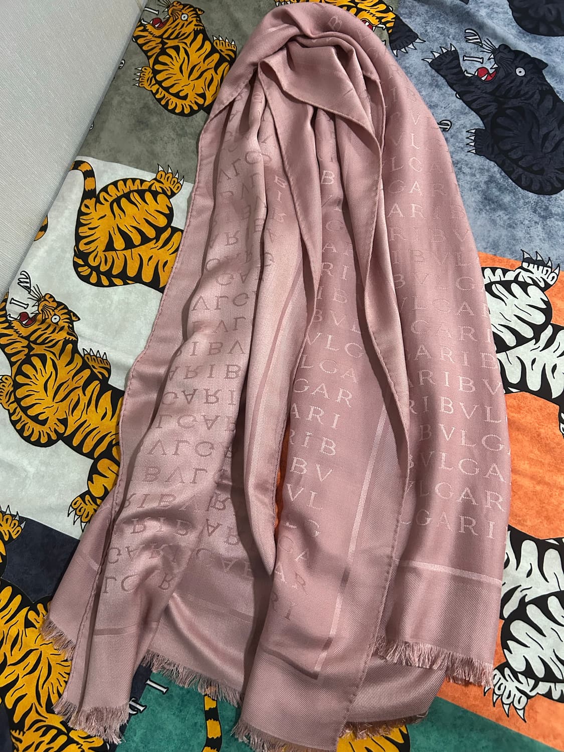 불가리 핑크스카프 상품이미지3