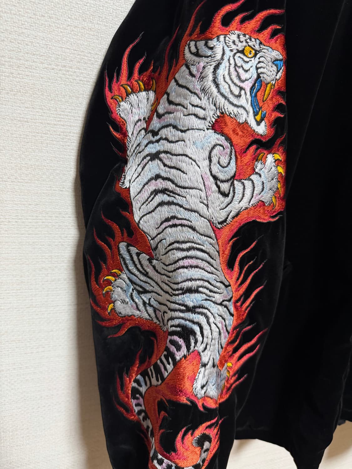 와코마리아 팀레이 벨벳자켓 상품이미지2