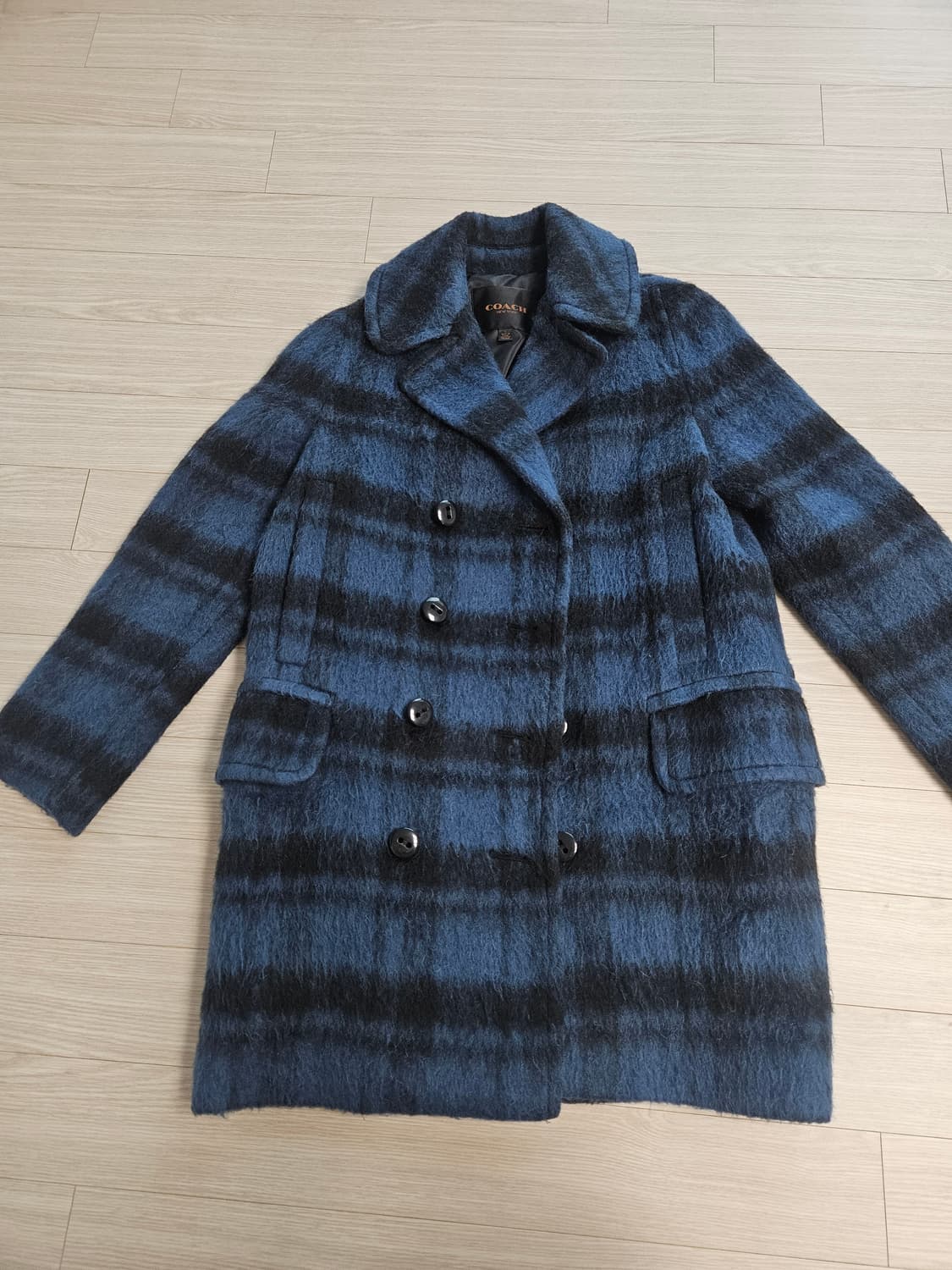 코치 체크 네이비 코트 상품이미지1