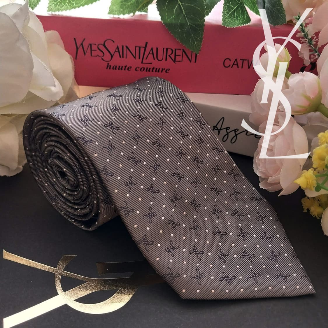 입생로랑 실크 그레이 자카드 슬림 넥타이 8cm A+등급 K1322
 상품이미지1