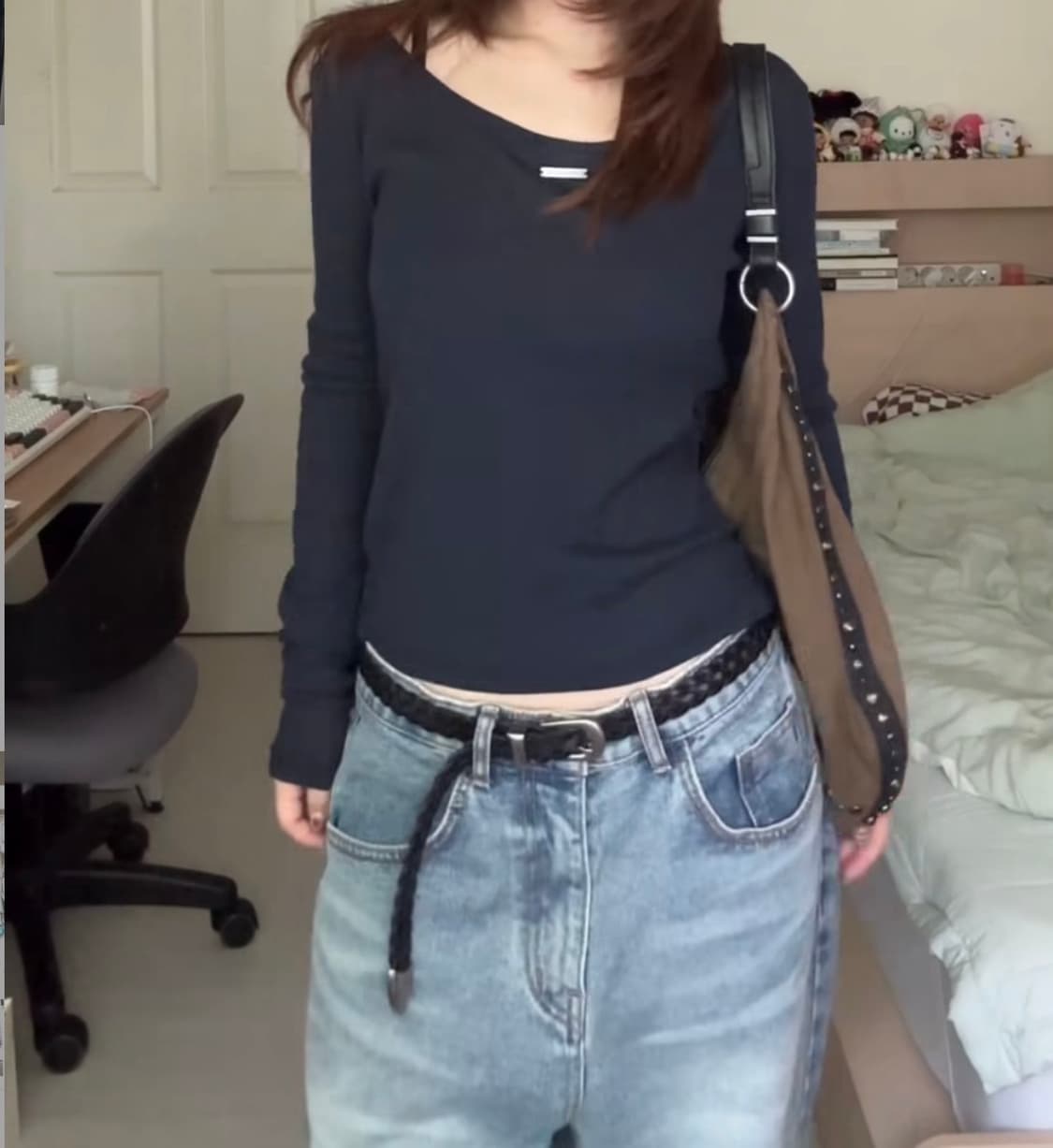 아워캐비넷 turn 2way tee 네이비 컬러 상품이미지3