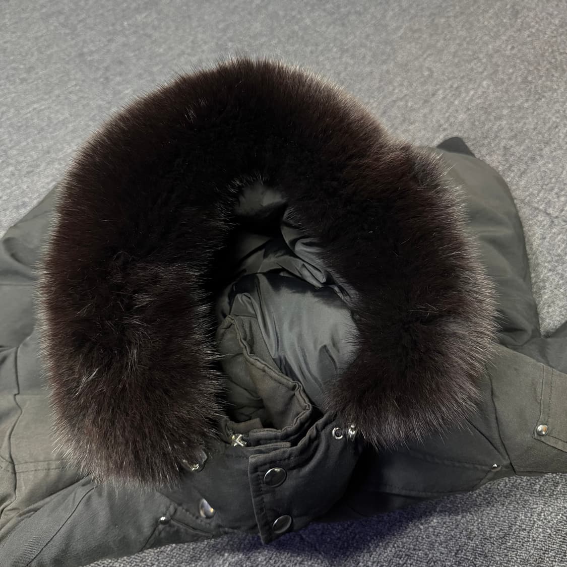 무스너클 블랙퍼 패딩  상품이미지5