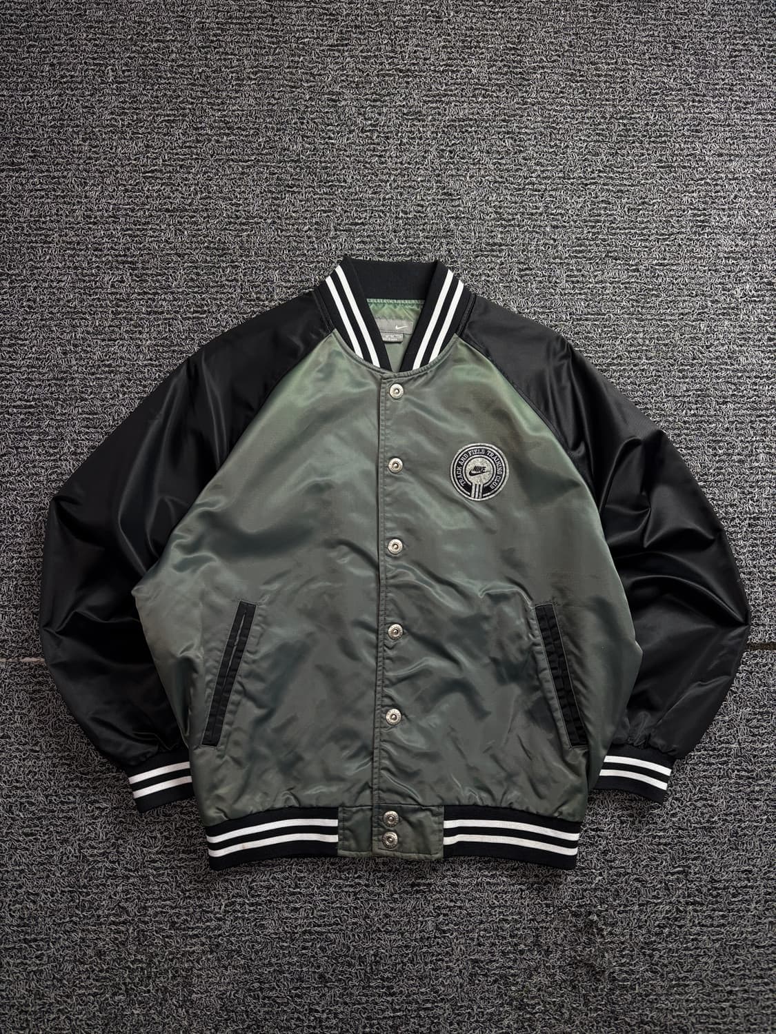  00s 나이키 트랫 트레일 빅로고 올드스쿨 사틴 바시티 점퍼 2293 상품이미지2