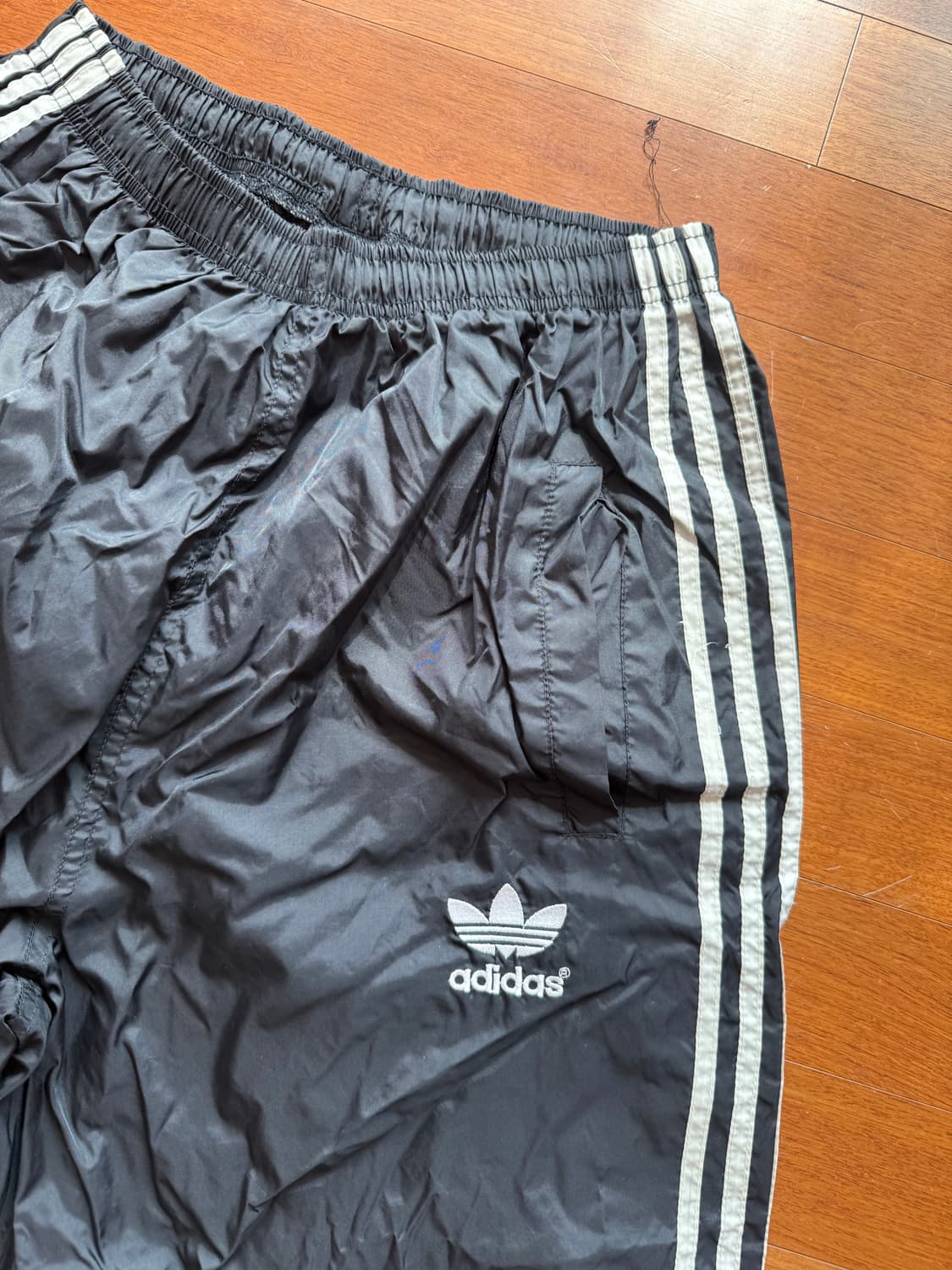 아디다스 와이드핏 트랙팬츠 상품이미지2