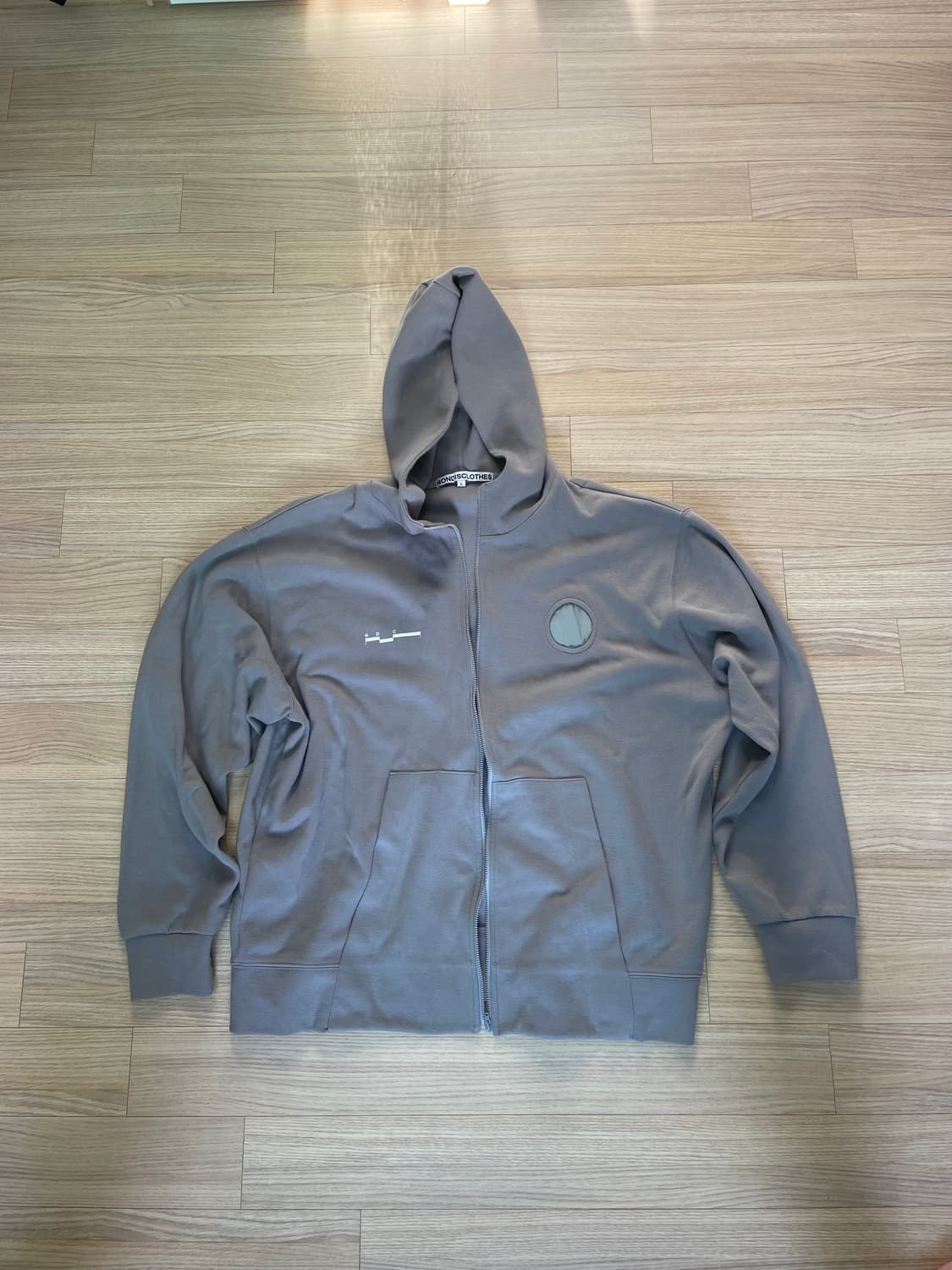 논디스클로스 후드집업 상품이미지1