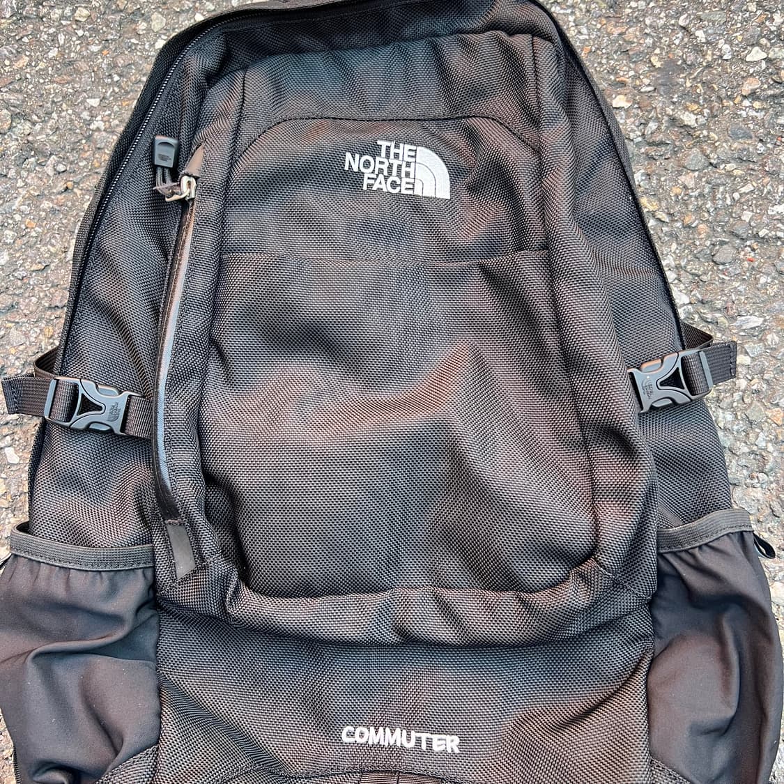 노스페이스 Commuter 백팩 블랙  상품이미지3