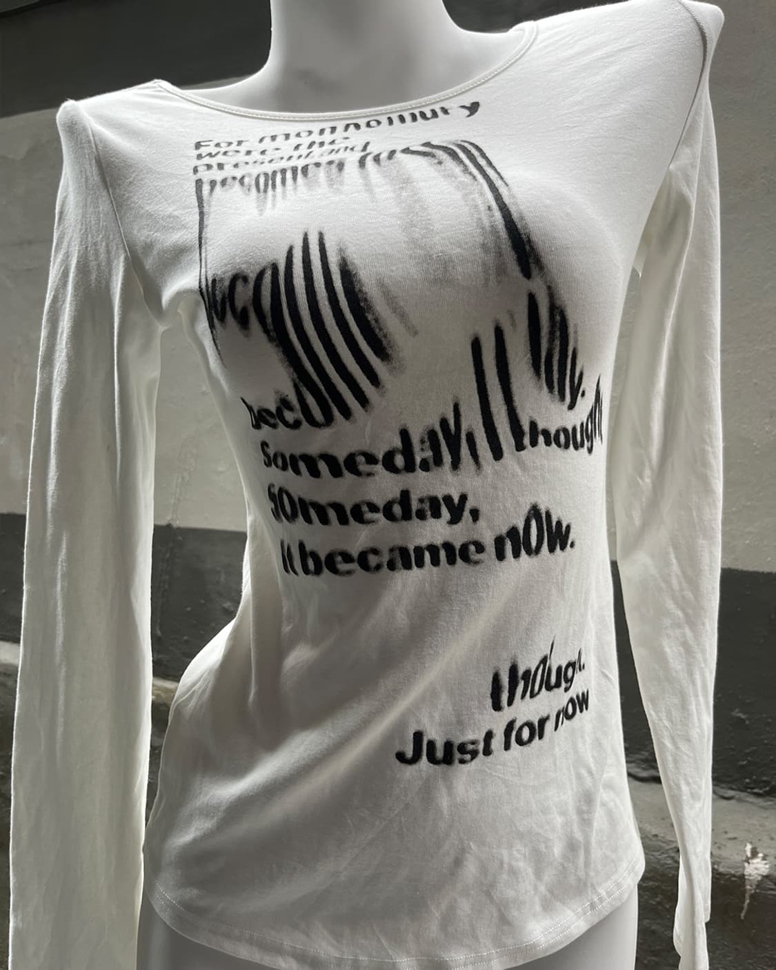 00‘s Lettering Dusty Graphic Long Sleeve 상품이미지3