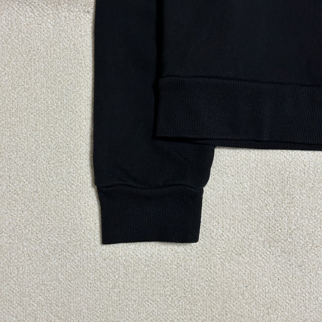 메트로시티 체인 목걸이 포인트 크롭 스웨트셔츠 상품이미지4