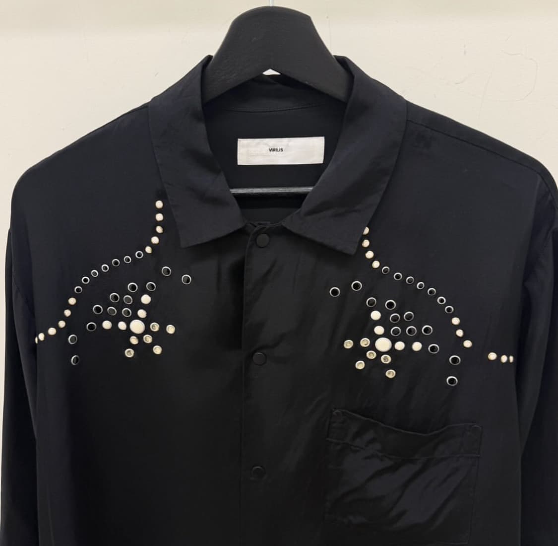 토가 비릴리스 스터드 셔츠 상품이미지3