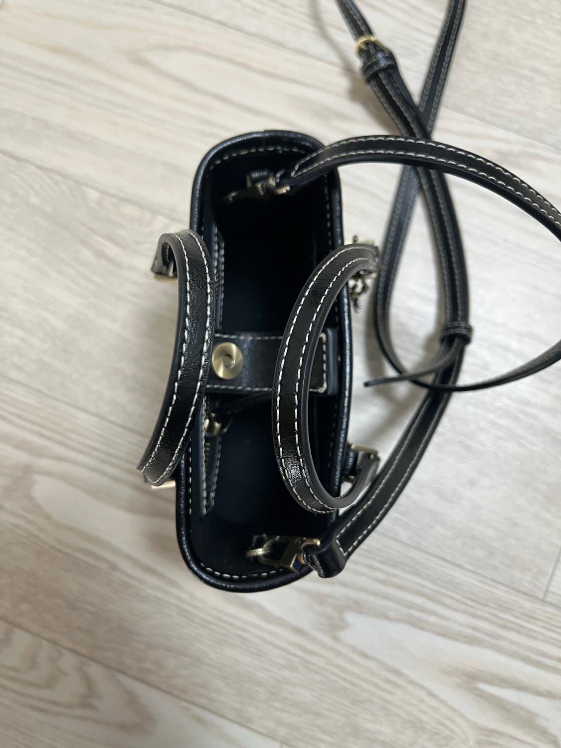 폴뉴아 버로우백 블랙 쁘띠 상품이미지7