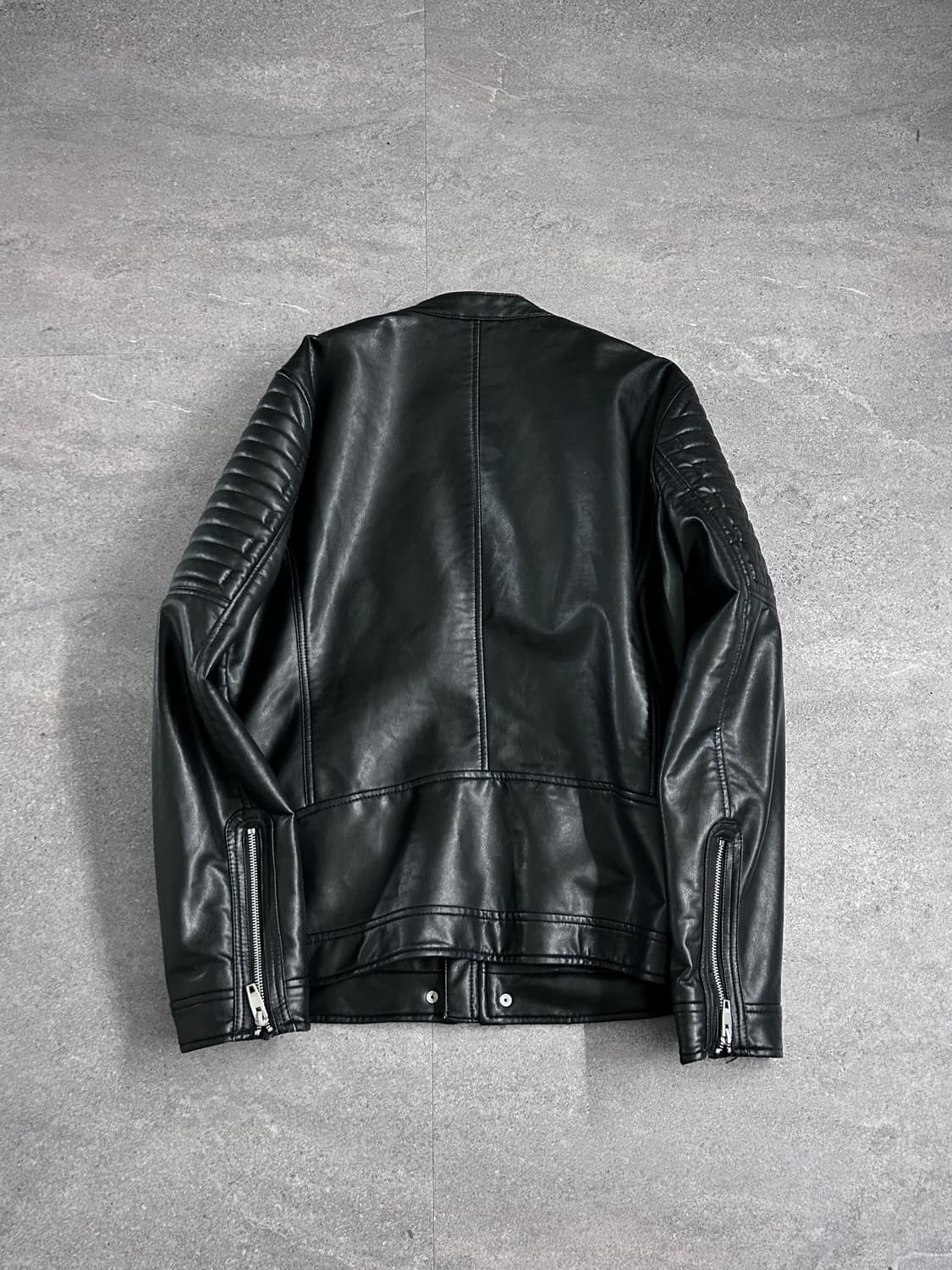 자라 퀼티드 판넬 레더 자켓 상품이미지5