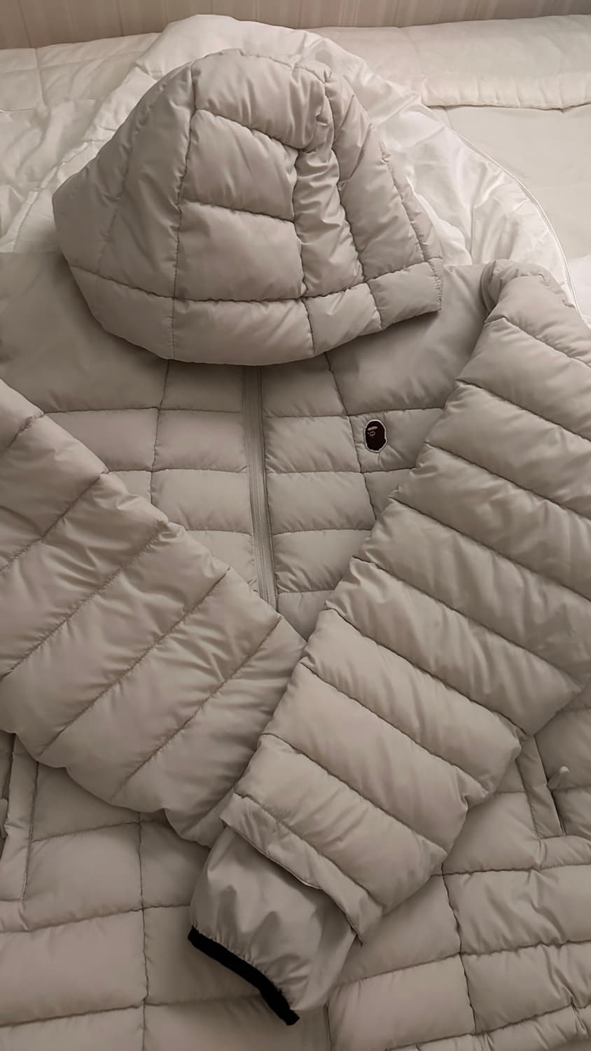 베이프 경량패딩 베이지 상품이미지1