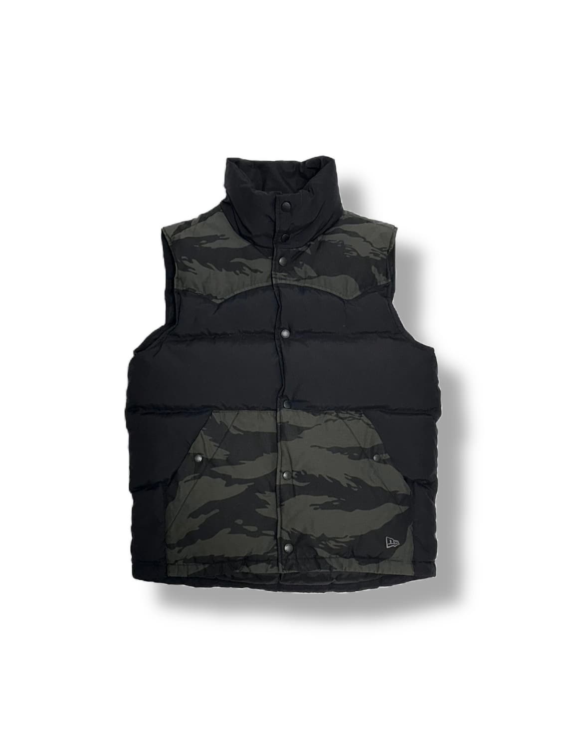 뉴에라 타이거 카모 덕다운 패딩 조끼 상품이미지1