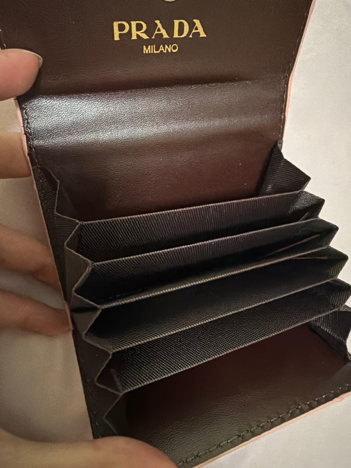 프라다 연핑크 카드지갑 상품이미지2