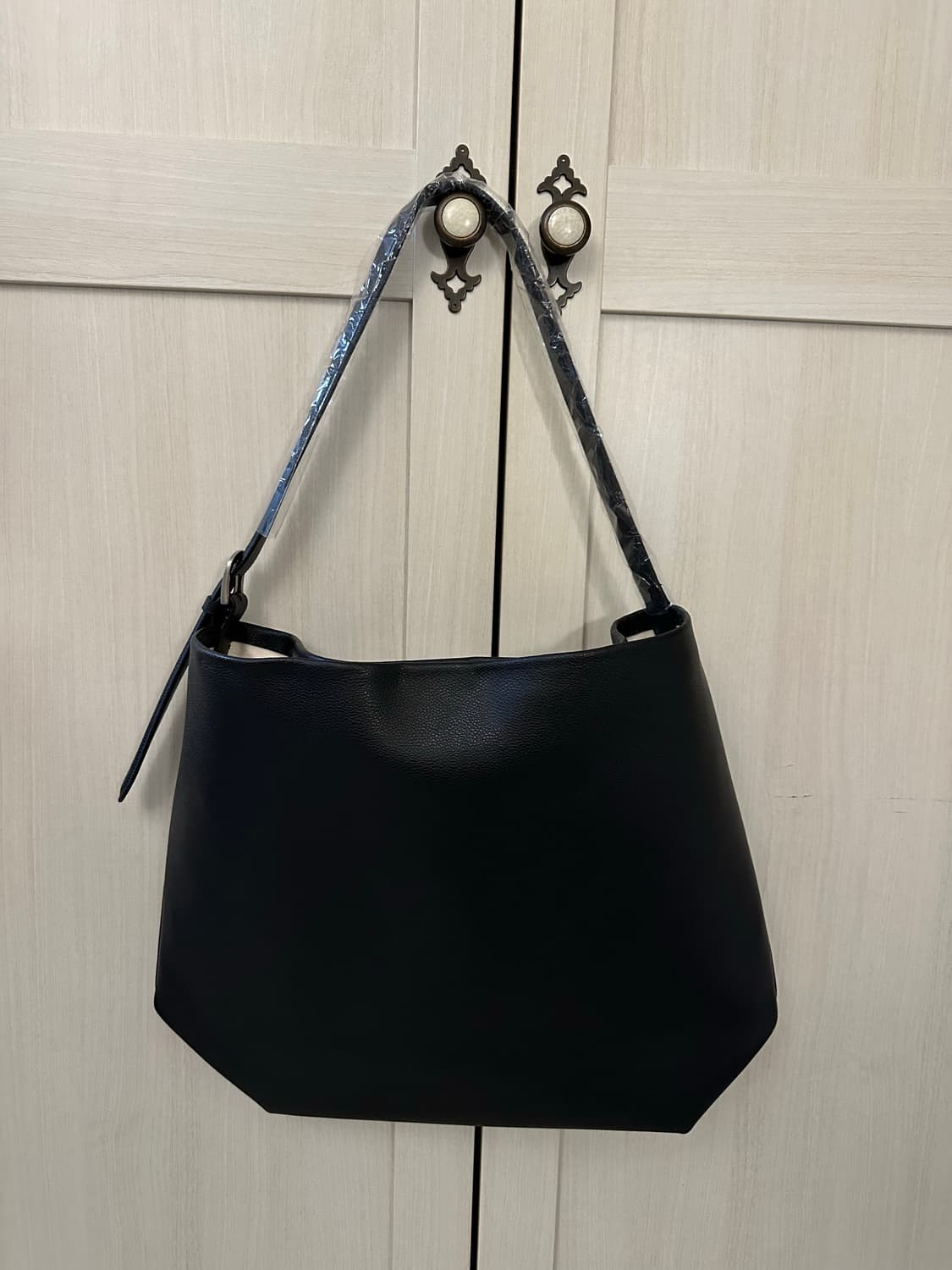 매드고트 x 후스 벨티드 레더 숄더백 상품이미지1