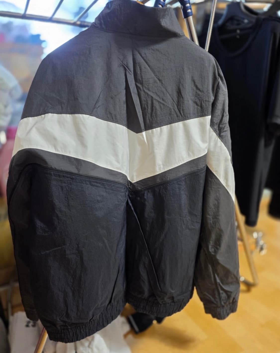 약한영웅 안수호 최현욱 언더아머 블랙/화이트 바람막이 자켓 상품이미지2