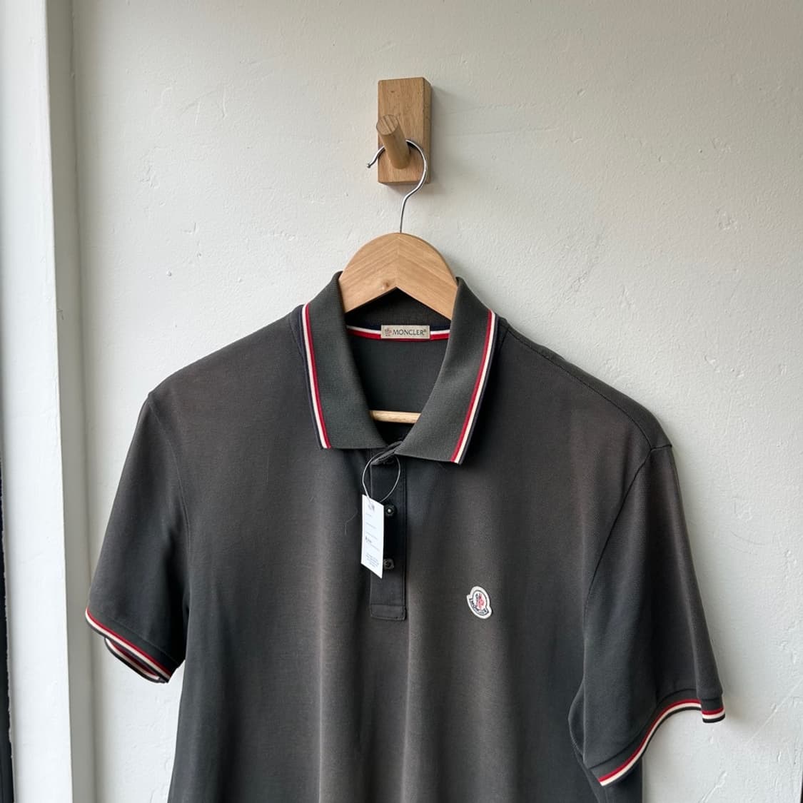 16465 - 몽클레어 3선 반팔 카라티 상품이미지1