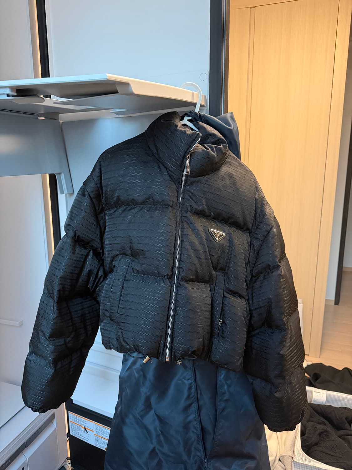 프라다 크롭 패딩 사이즈 36 상품이미지5