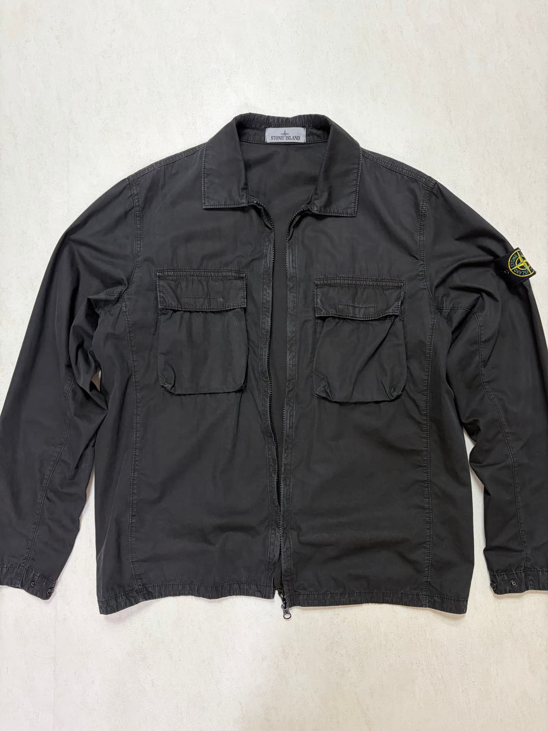 스톤아일랜드 올드이펙트 오버셔츠 블랙(XL) - 22SS 상품이미지1