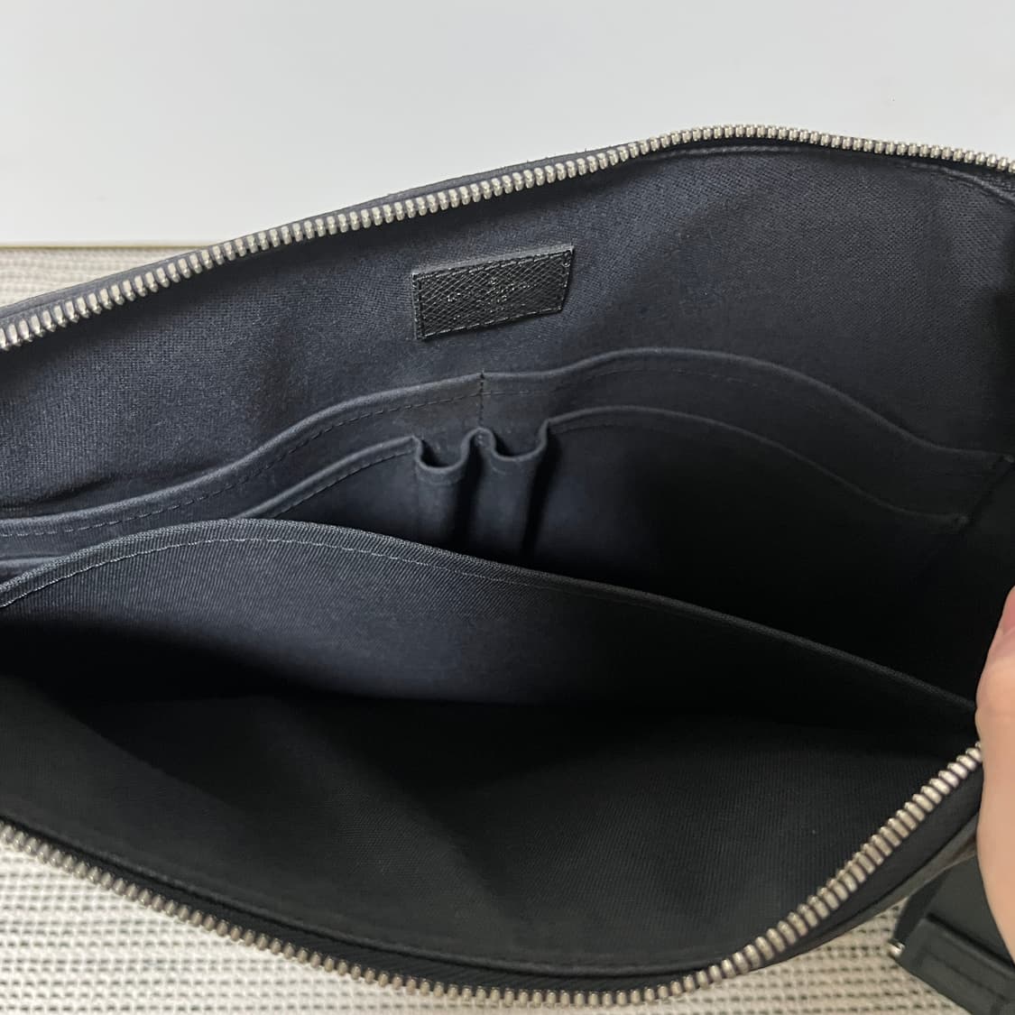 루이비통 타이가 그리고리 메신저백 크로스백 상품이미지8