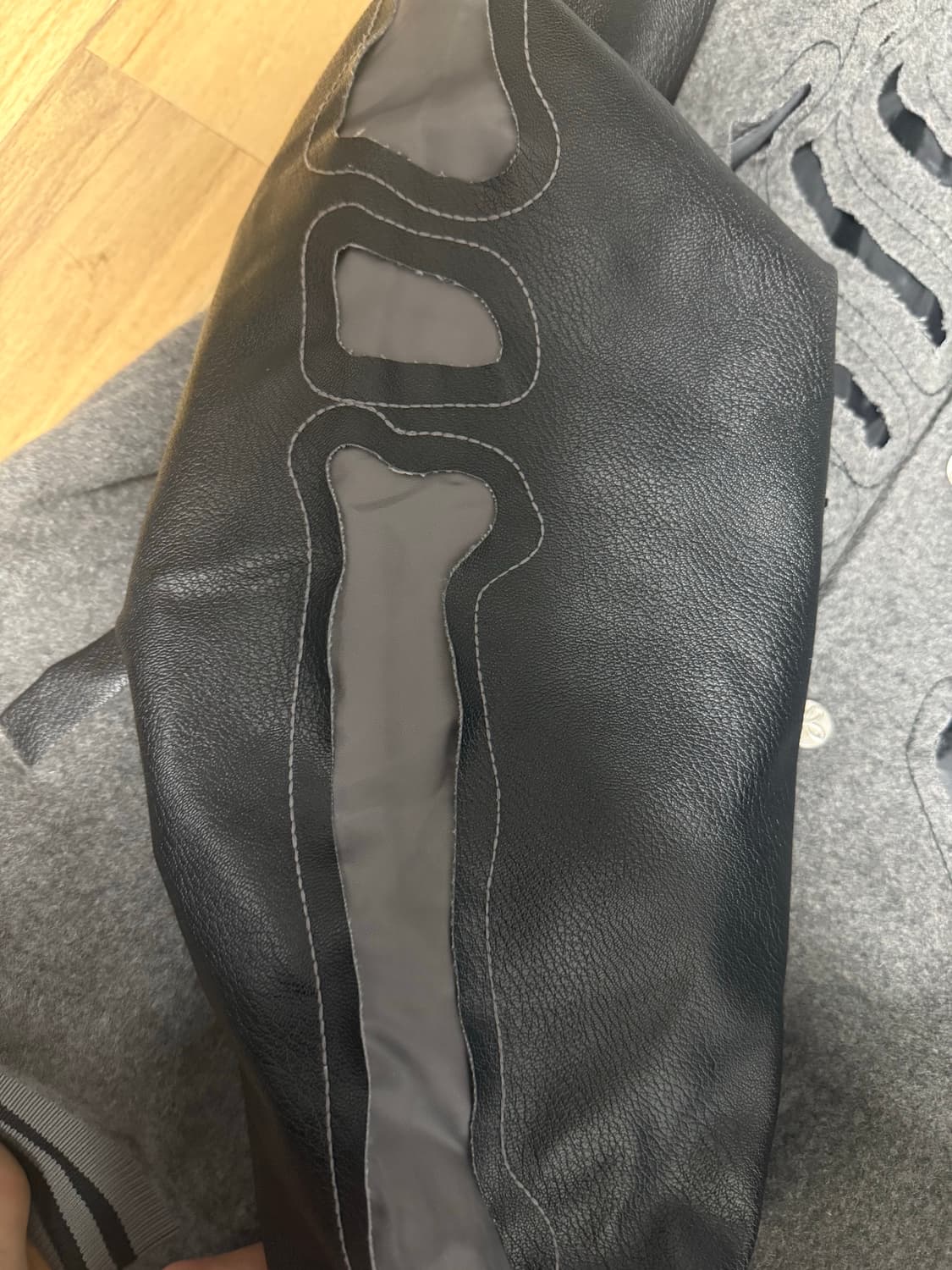 써저리 바시티 L사이즈 상품이미지3