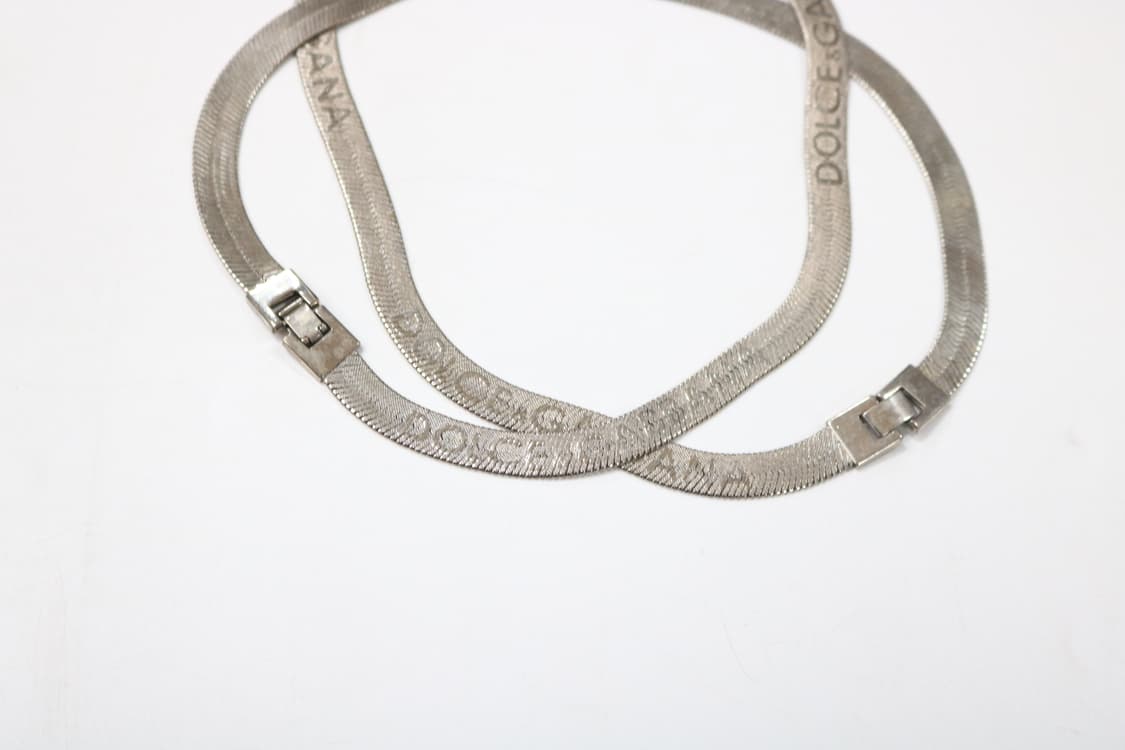돌체앤가바나 빈티지 로고 인그레이빙 실버 헤링본 초커 목걸이 상품이미지5
