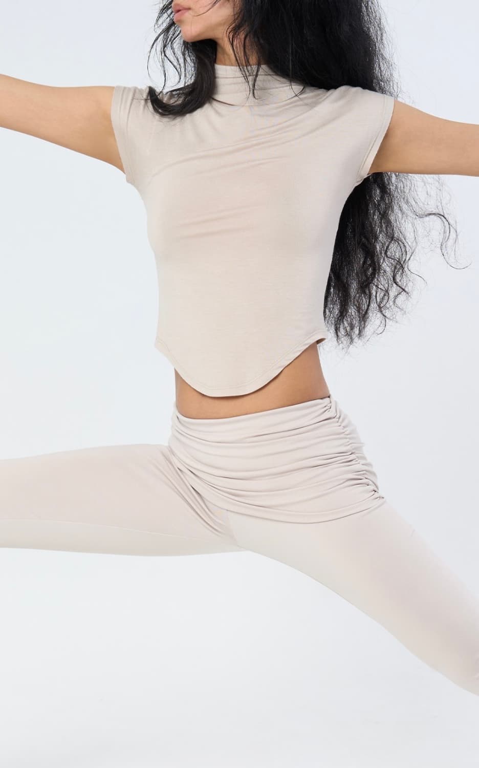 몸 mom seoul Half moon top 상품이미지2