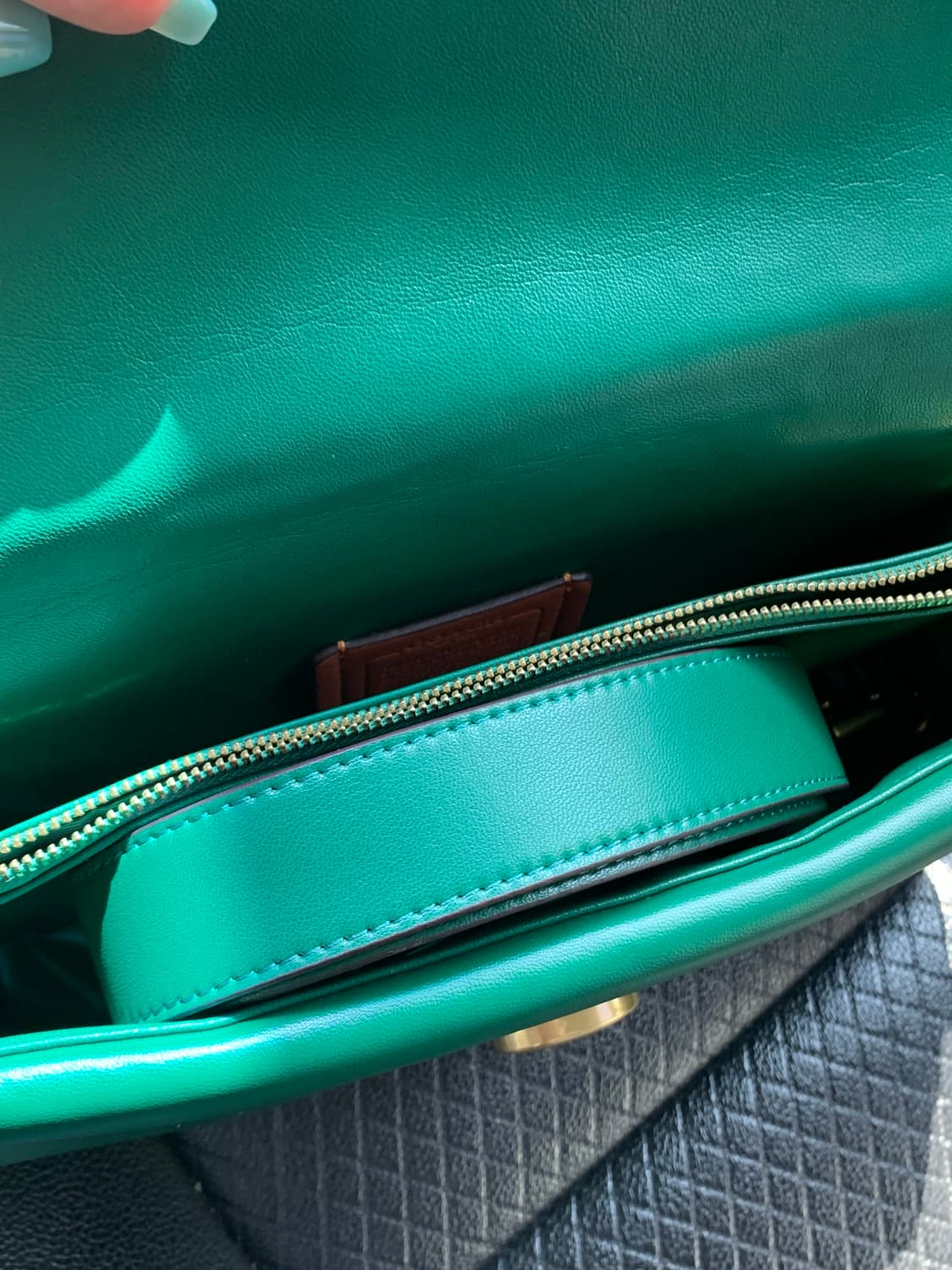 코치 필로우 태비 숄더백 26 그린 💚 상품이미지6