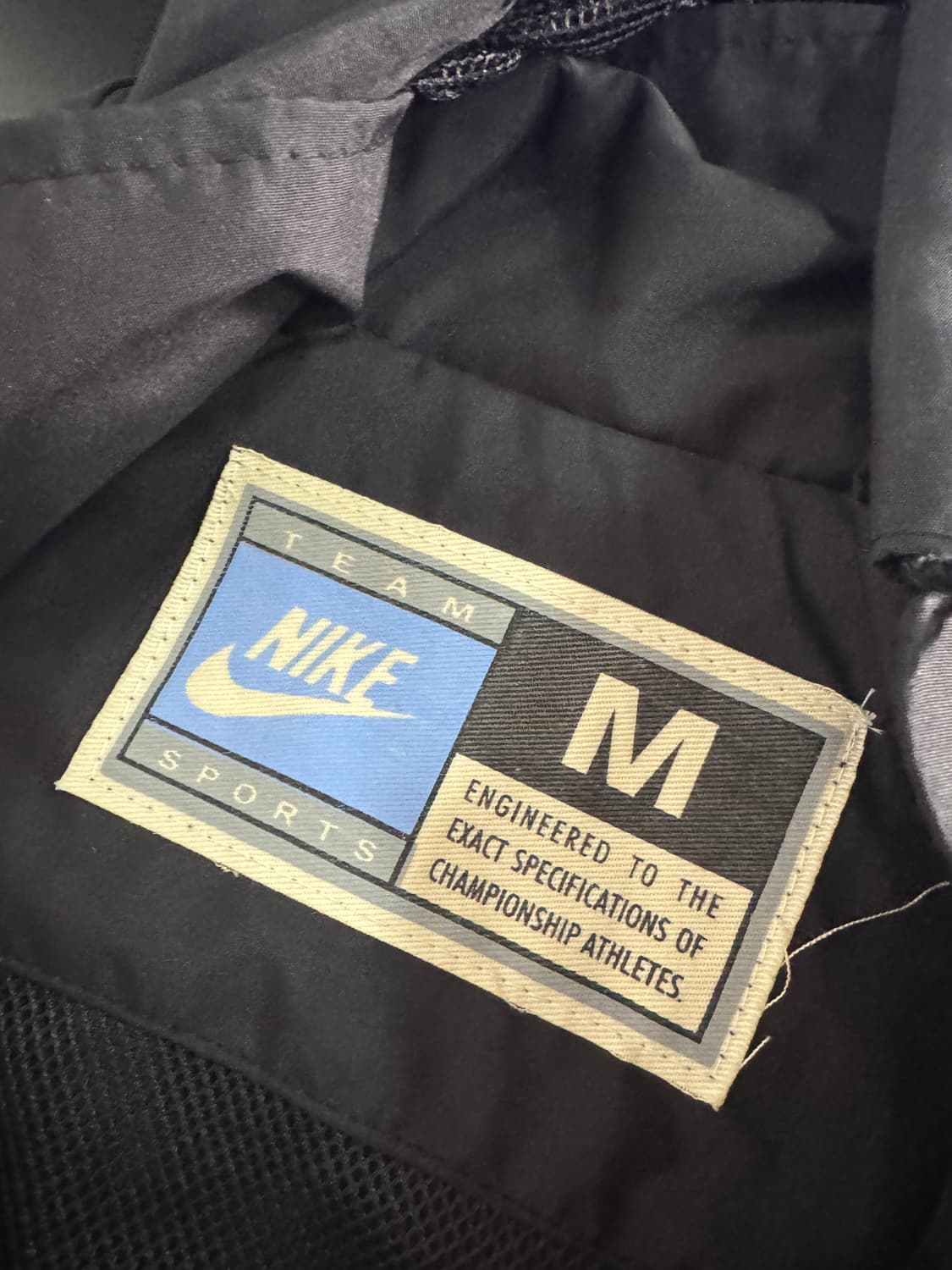 나이키 올드스쿨 스우시 사이드라인 후드 바람막이 블랙 상품이미지3