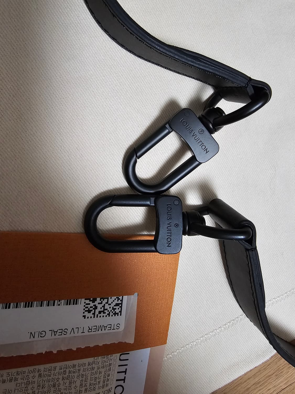 루이비통 버질아블로 엠보싱 입체 키폴 토트백 주황체인 (새상품) 상품이미지10