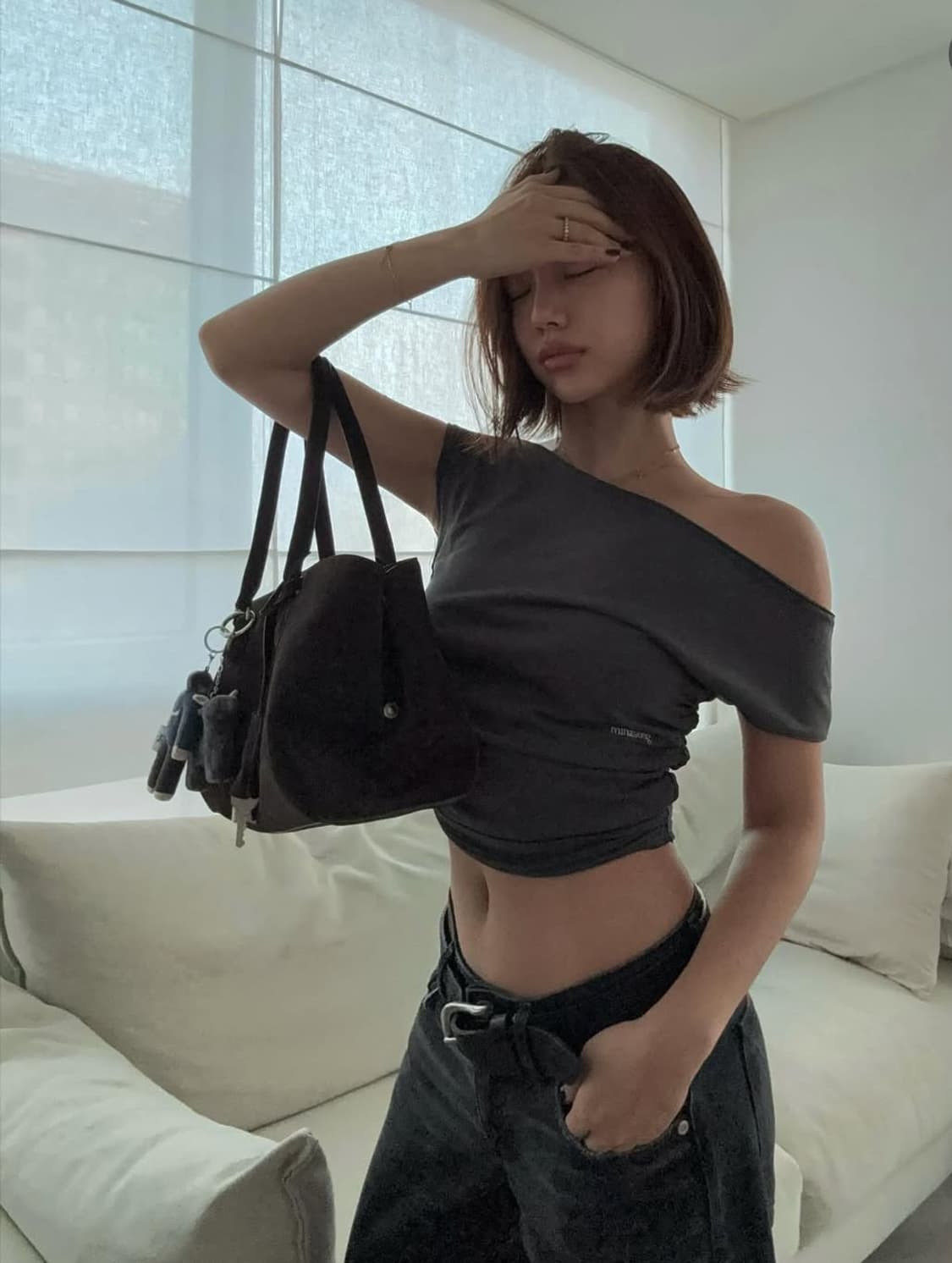 민아송 CUT OUT BOAT NECK - ESPRESSO 상품이미지1