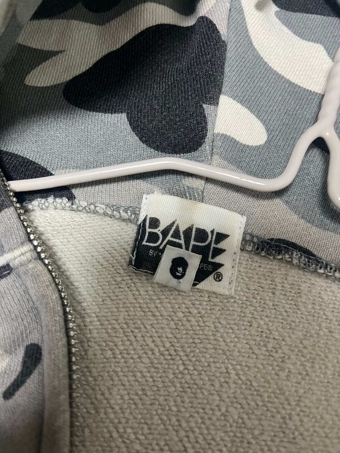 베이프 샤크 후드집업 상품이미지3