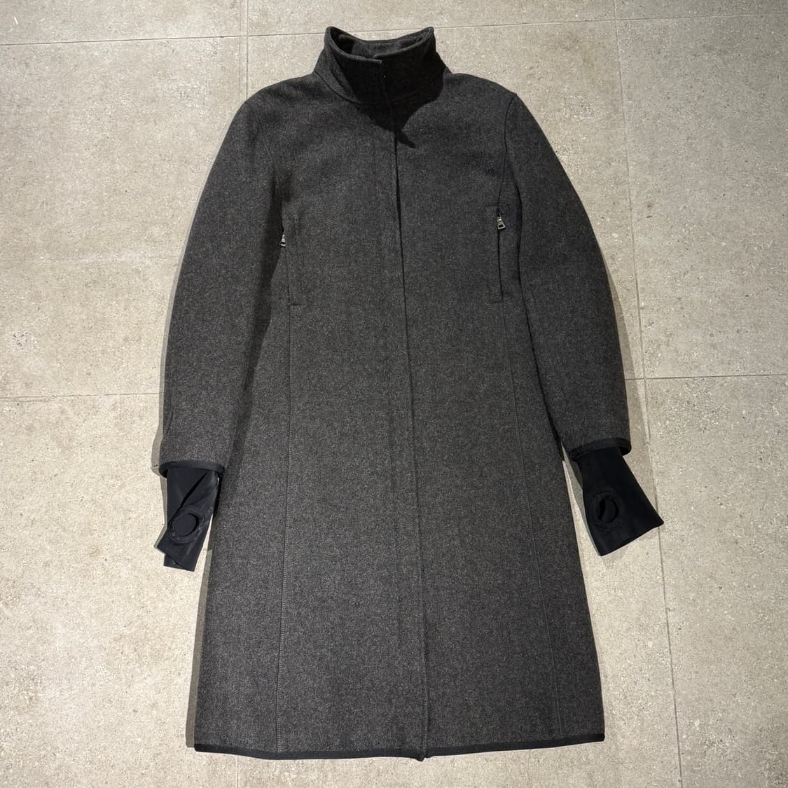 프라다 그레이 패딩 울코트 상품이미지1