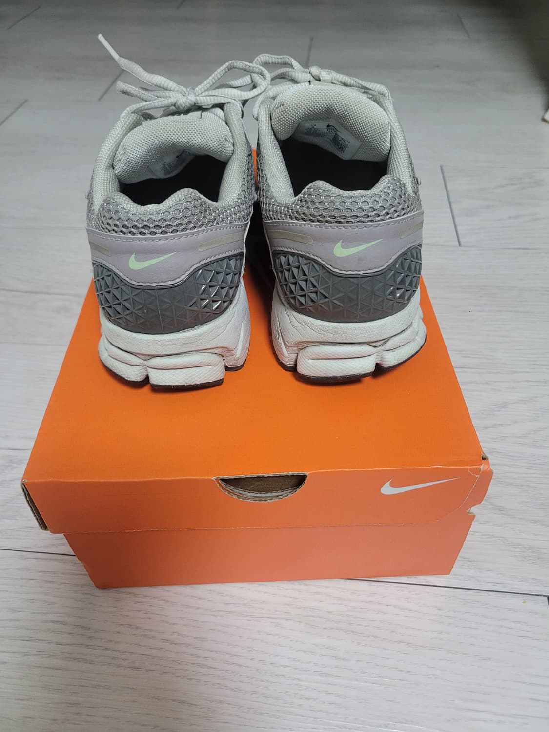 나이키 줌 보메로 5 코블스톤 230 상품이미지7